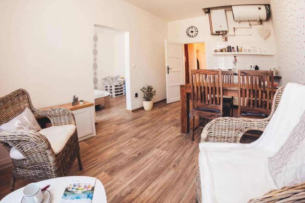 Stylovy Apartman V Centru Nachoda Ngoại thất bức ảnh